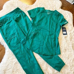 cherokee workwear revolution scrub set women’s XS top/XXS bottom